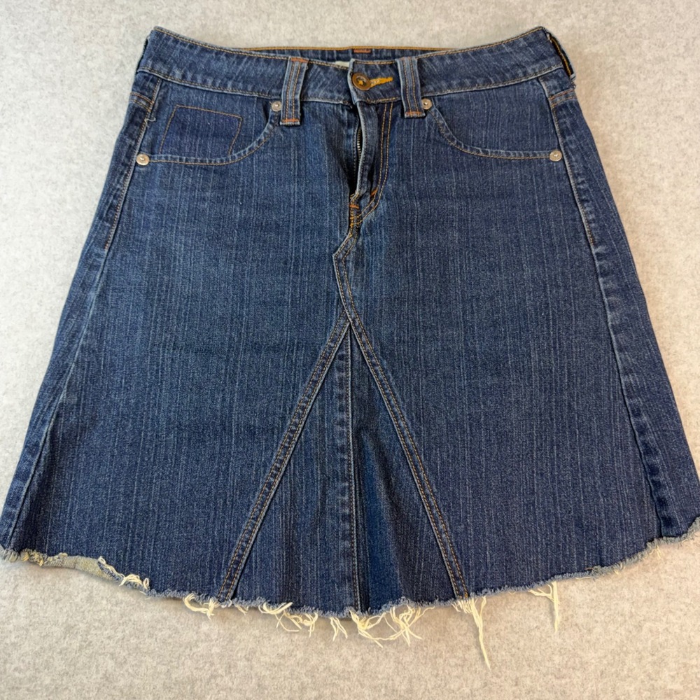 Levis Jeans Denim Mini Skirt Dark Wash Raw Hem Size 10 A-Line Blue Cotton Blend